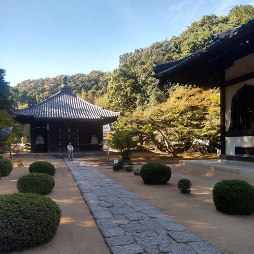 Gebäude mit den Sutra-Rollen (Foto von Frank)